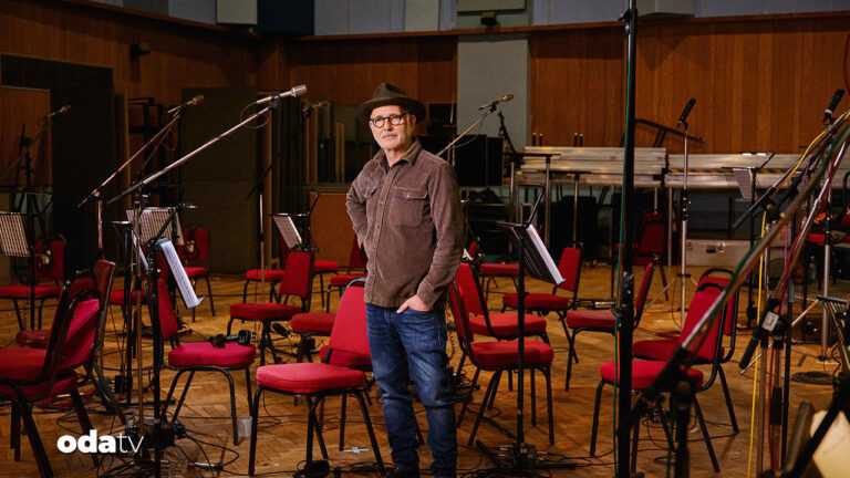 ludovico-einaudi-istanbula-geri-donuyor-TYRX7hkd.jpg